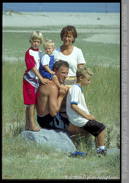 famille  la plage - families on the beach